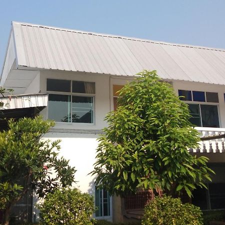 Zan Pla Nade Guesthouse Chiang Rai Luaran gambar